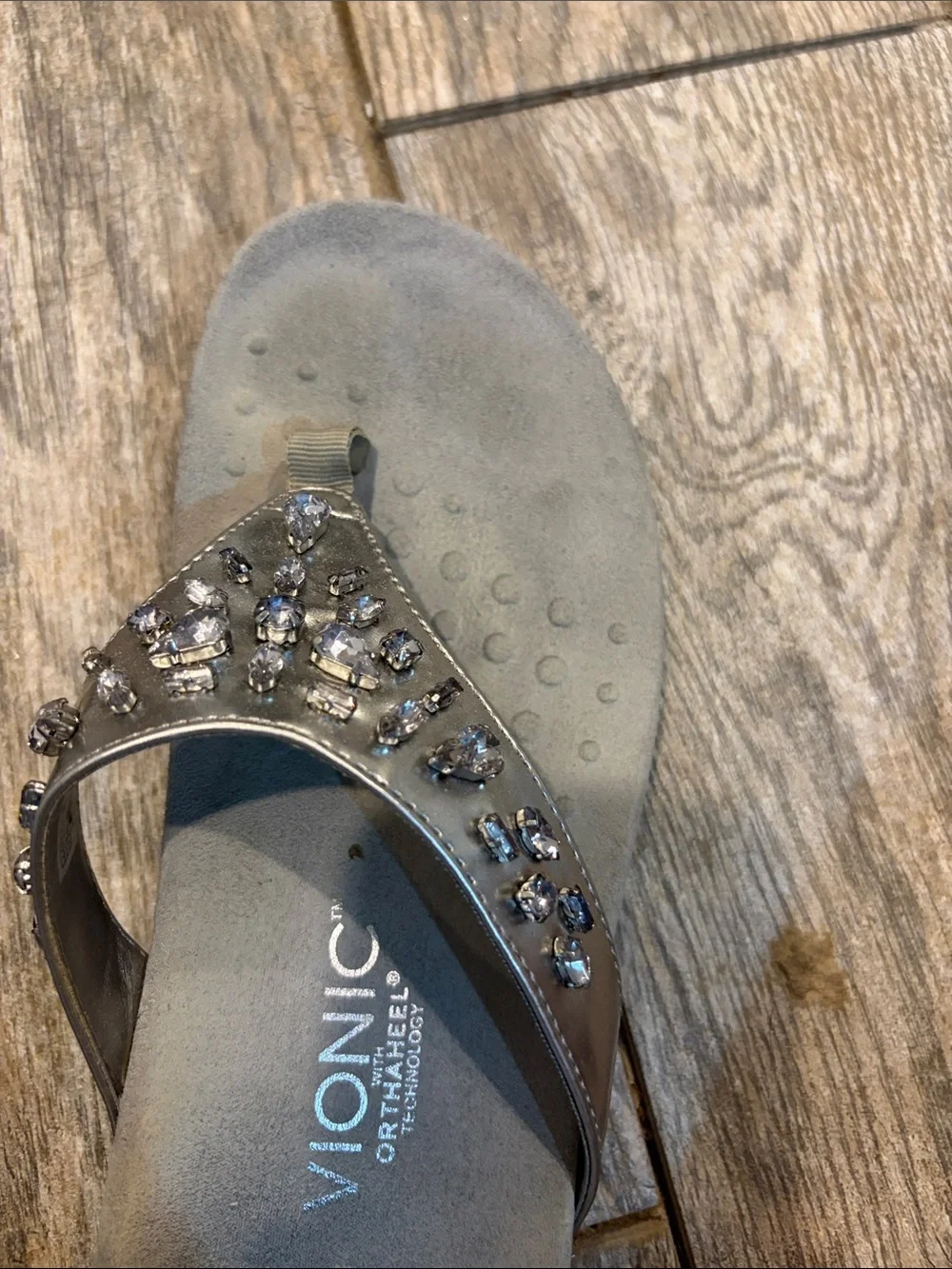 Vionic Floriana silver metallic Womens Grey Jeweled Thong Sandals size 9